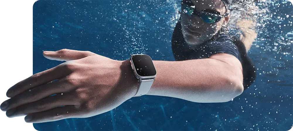 ساعت هوشمند Xiaomi Redmi Watch 5 Lite در استخر 